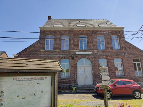 Façade de la bibliothèque de Thimougies