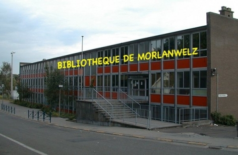 Photographie de la facade de la bibliothèque de Morlanwelz