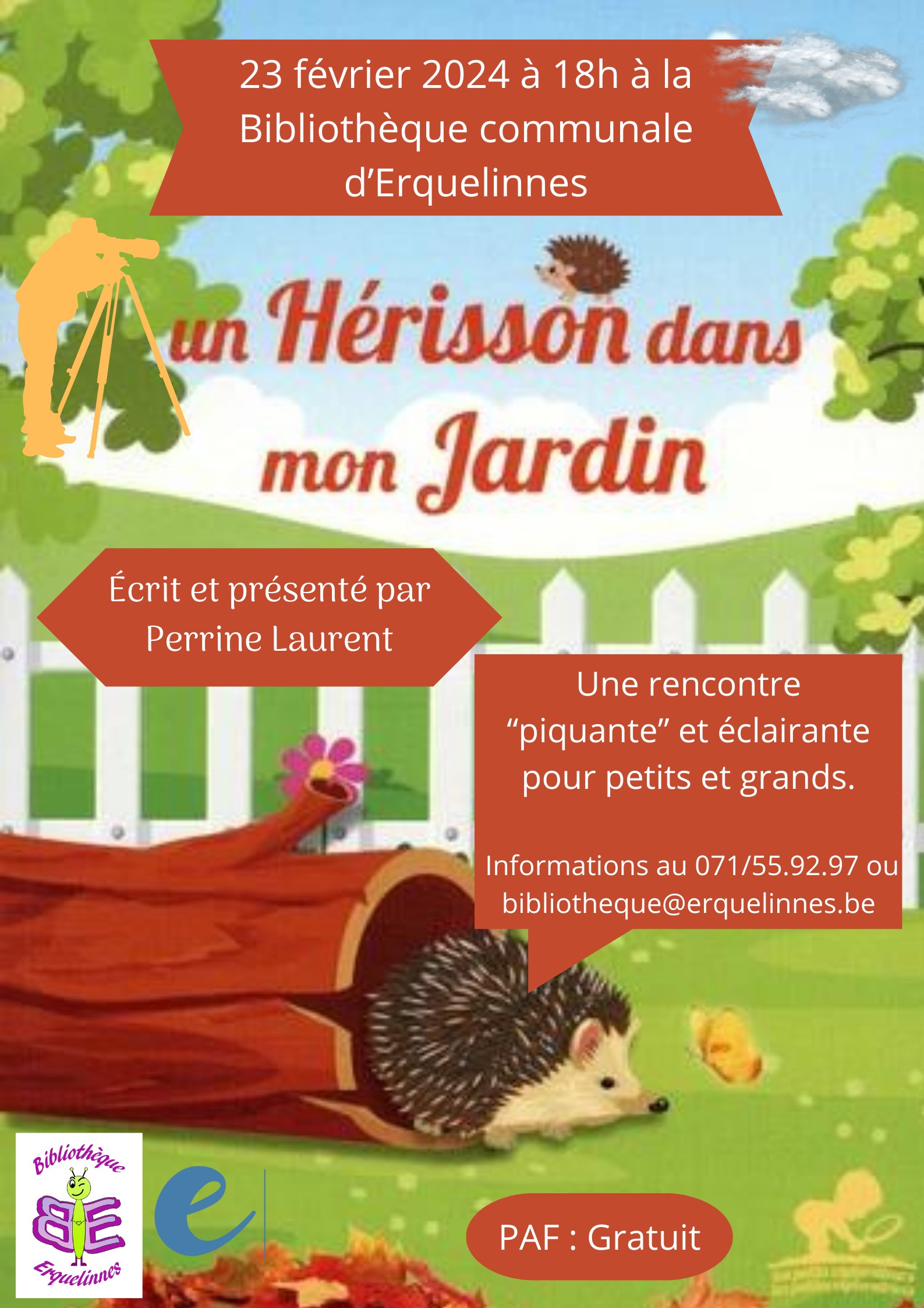 hérisson qui sort d'un tronc d'arbre